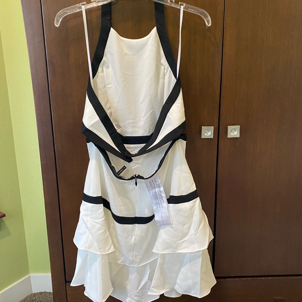 BCBGMAXAZRIA Size 8 White Black Colorblock Cutout Halter Mini Dress NWT - Picture 3 of 9